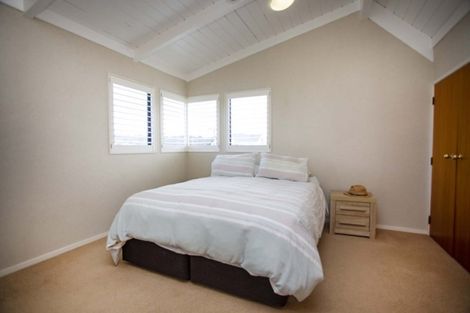 Photo of property in 202 Beverley Terrace, Whangamata, 3620