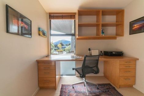 Photo of property in 1 Waimana Place, Wanaka, 9305