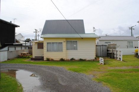 Photo of property in 30 Third Avenue, Urenui, 4377
