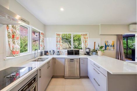 Photo of property in 2/5 Keldale Place, Forrest Hill, Auckland, 0620