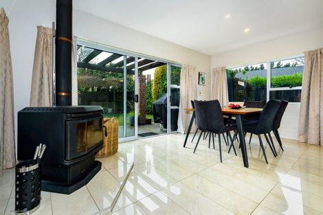 Photo of property in 22 Felstead Place, Avonhead, Christchurch, 8042