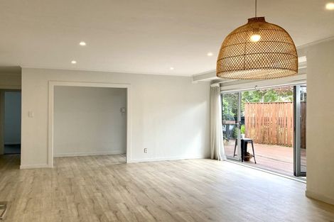 Photo of property in 10 Pixie Place, Pakuranga Heights, Auckland, 2010