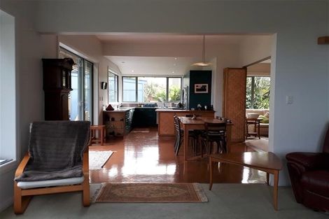 Photo of property in 137 Wellington Road, Paekakariki, 5034