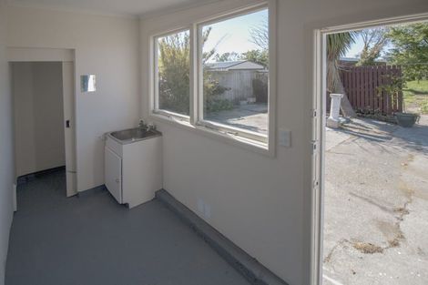 Photo of property in 92 Mackworth Street, Woolston, Christchurch, 8062