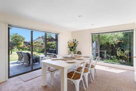 Photo of property in 43 Berkshire Drive, Avonhead, Christchurch, 8042