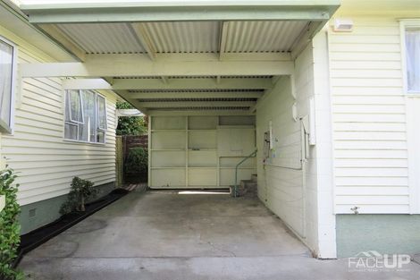 Photo of property in 49 Flanshaw Road, Te Atatu South, Auckland, 0610