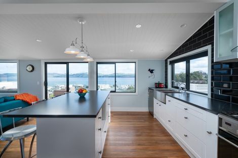 Photo of property in 14 Hinerau Grove, Waipahihi, Taupo, 3330