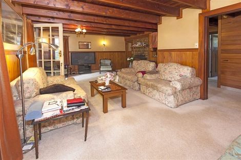 Photo of property in 130 Boord Crescent, Kumeu, 0891