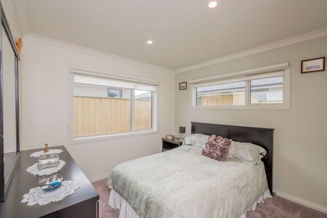 Photo of property in 2 Bridford Way, Paraparaumu, 5032