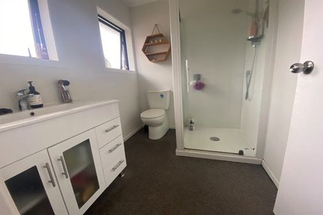 Photo of property in 25 Montana Place, Merrilands, New Plymouth, 4312