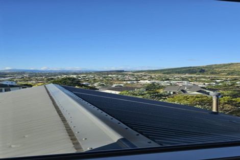 Photo of property in 3 Saint Aidans Way, Tawa, Wellington, 5028