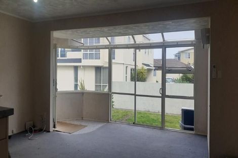 Photo of property in 2/181 Marine Parade, Mount Maunganui, 3116