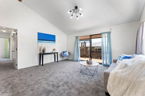 Photo of property in 2/13 Palmer Avenue, Glen Eden, Auckland, 0602