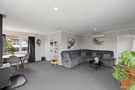 Photo of property in 49 Kimberley Grove, Westbrook, Palmerston North, 4412