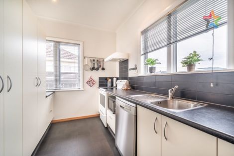 Photo of property in 2/27 Gadsby Street, Avalon, Lower Hutt, 5011