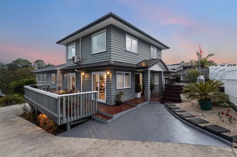 Photo of property in 92 Lake Panorama Drive, Henderson Valley, Auckland, 0612