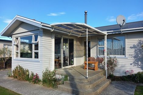 Photo of property in 3 Carlyle Street, Tuatapere, 9620