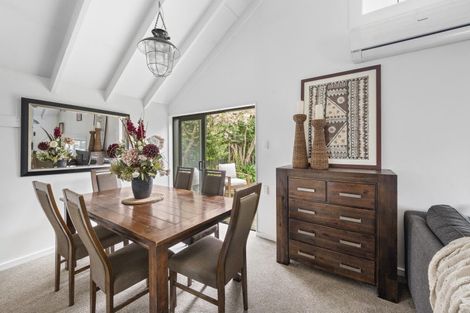 Photo of property in 69 Lipscombe Crescent, Havelock North, 4130