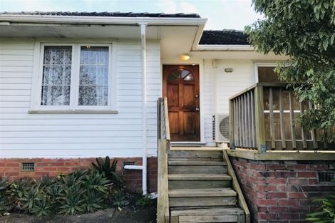 Photo of property in 15 Ayrton Street, Te Atatu South, Auckland, 0610