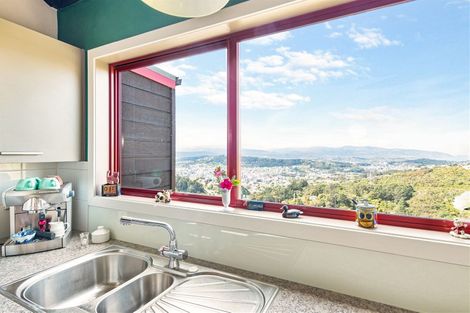 Photo of property in 52 Highbury Road, Highbury, Wellington, 6012