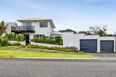 Photo of property in 11 Dieffenbach Street, Opunake, 4616