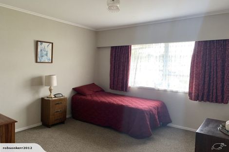 Photo of property in 10 Mirrabooka Avenue, Botany Downs, Auckland, 2010