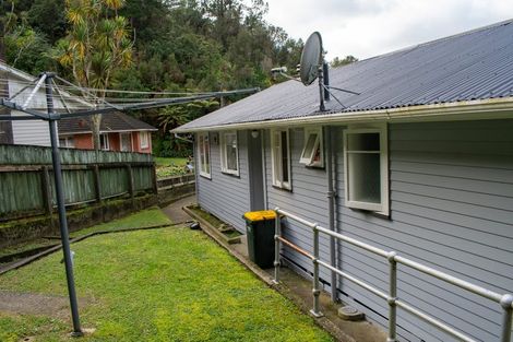 Photo of property in 29 Shackleton Grove, Stokes Valley, Lower Hutt, 5019