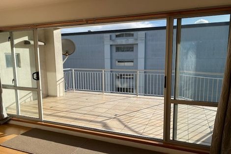 Photo of property in 8d Madeira Lane, Grafton, Auckland, 1023