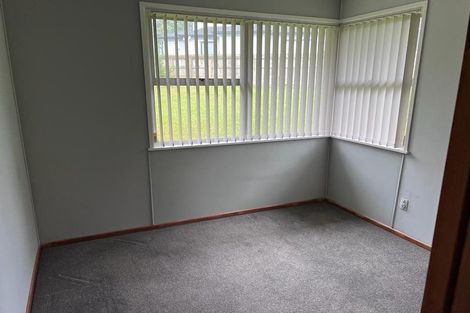 Photo of property in 35 Lantana Road, Green Bay, Auckland, 0604