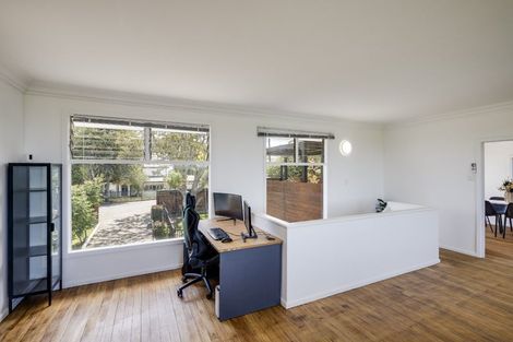 Photo of property in 54 Napier Terrace, Hospital Hill, Napier, 4110