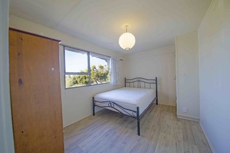 Photo of property in 18 Valdese Rise, Browns Bay, Auckland, 0630