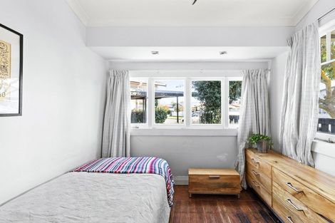 Photo of property in 2 Ashridge Road, Napier South, Napier, 4110