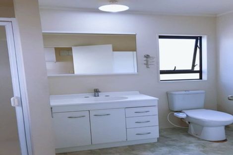 Photo of property in 12 Greville Road, Pinehill, Auckland, 0632