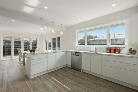 Photo of property in 117 Blighs Road, Strowan, Christchurch, 8052