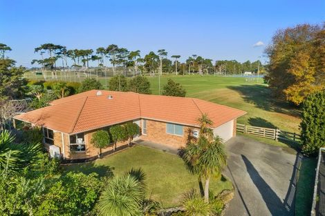Photo of property in 14 Stonedge Lane, Rosedale, Auckland, 0632