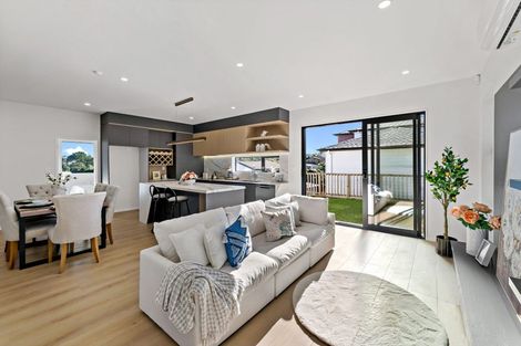 Photo of property in 20 Mara Way, Sunnyvale, Auckland, 0612