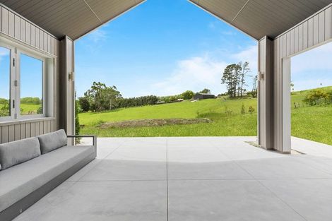 Photo of property in 4 Myra Evelyn Grove, Dairy Flat, Albany, 0792