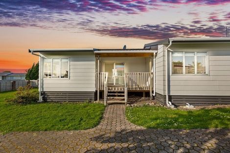 Photo of property in 26 Hinerau Street, Henderson, Auckland, 0612