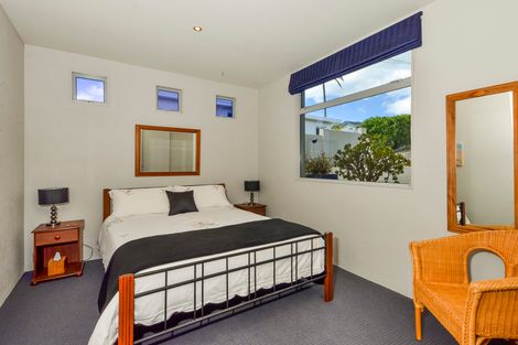 Photo of property in 2/19 Tindalls Bay Road, Tindalls Beach, Whangaparaoa, 0930