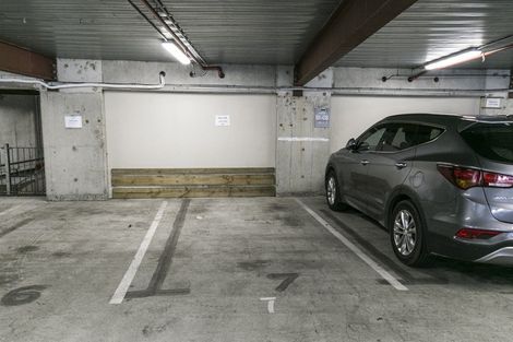 Photo of property in Atrium Towers, 1q/154 The Terrace, Wellington Central, Wellington, 6011