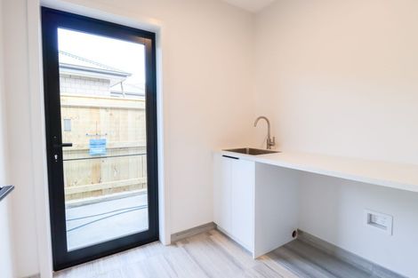 Photo of property in 42 Sardinia Grove, Fitzherbert, Palmerston North, 4410