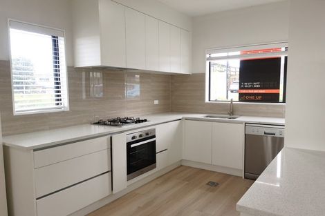 Photo of property in 9a Crestview Rise, Papakura, 2110