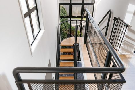 Photo of property in 21a Sunbrae Grove, Mount Maunganui, 3116