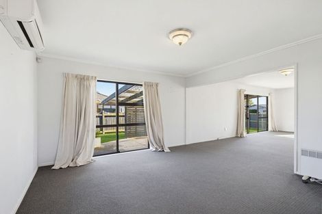 Photo of property in 22 Peter Hall Drive, Kelvin Grove, Palmerston North, 4414
