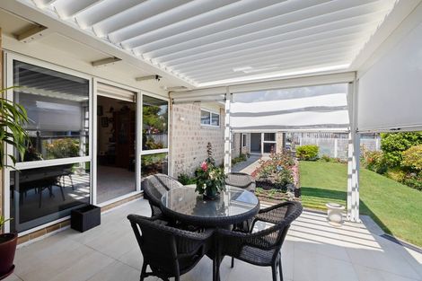 Photo of property in 11 Wesley Avenue, Frankleigh Park, New Plymouth, 4310