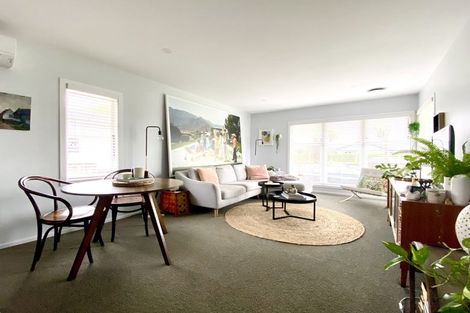 Photo of property in 67 Beach Road, Te Atatu Peninsula, Auckland, 0610