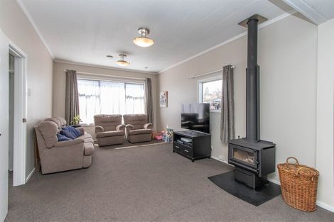 Photo of property in 10 Mahoe Street, Inglewood, 4330