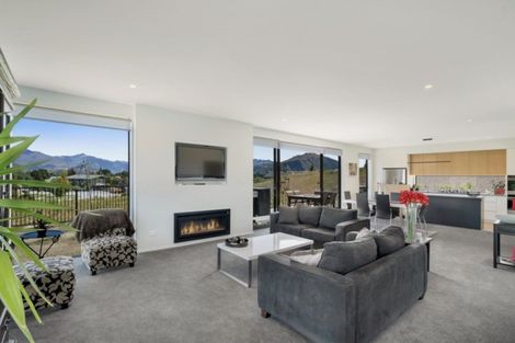 Photo of property in 14 Tuke Lane, Wanaka, 9305