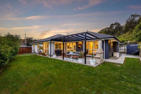 Photo of property in 35 Banks Boulevard, Whitby, Porirua, 5024