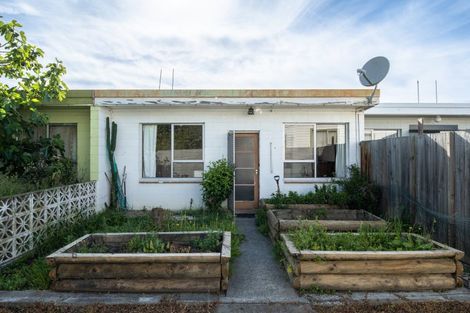 Photo of property in 2/104 Budge Street, Riversdale, Blenheim, 7201